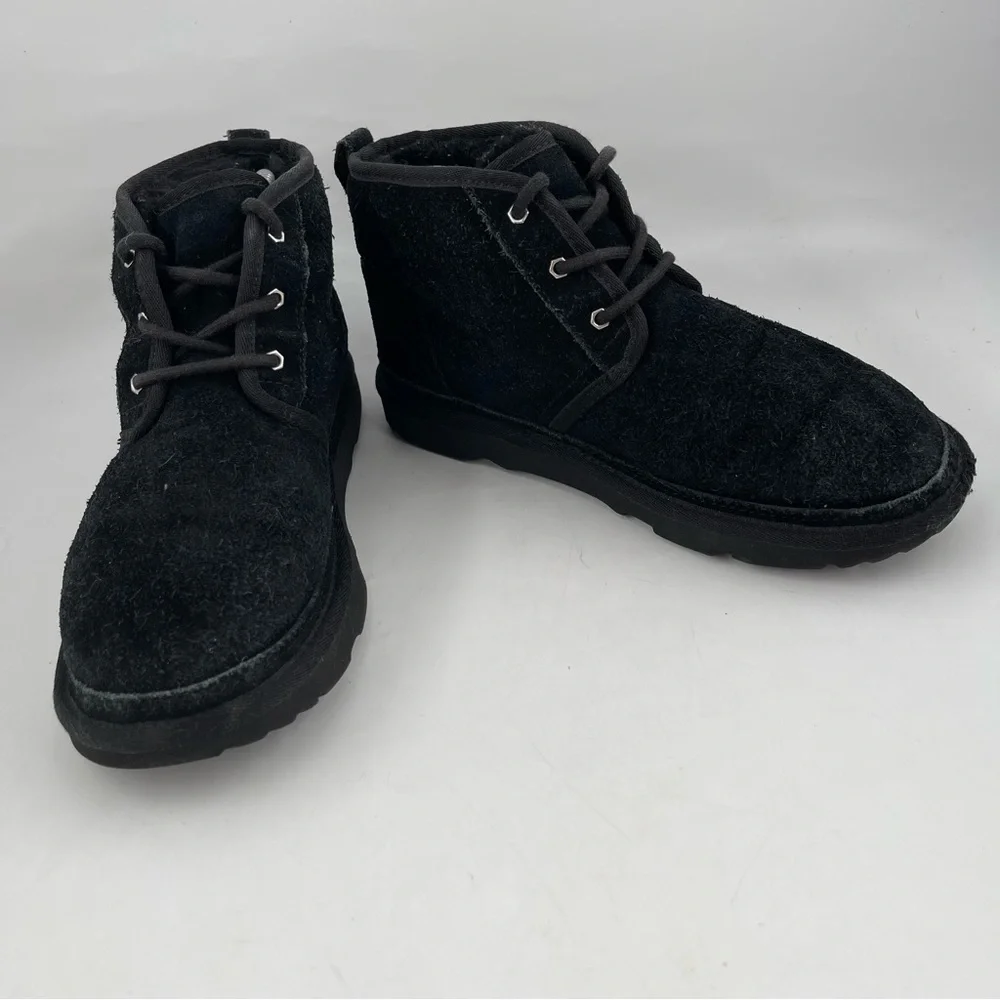 Ugg Unisex Kids Neumel II- SZ 6 -Black Suede‎ Lace-Up Sherpa Lined Chukka Boot